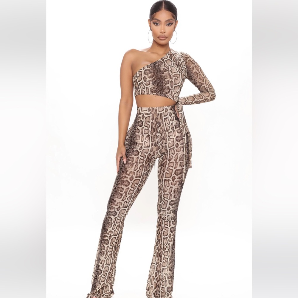 NWOT Fashion Nova Snakeprint Two Piece Set
